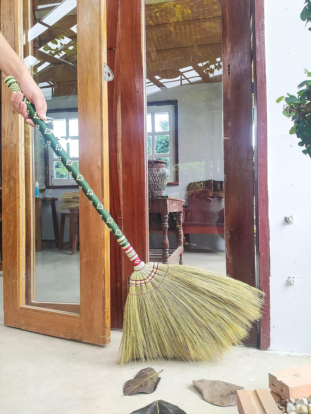 Handmade Household Broom – Durable Sweeping Brush